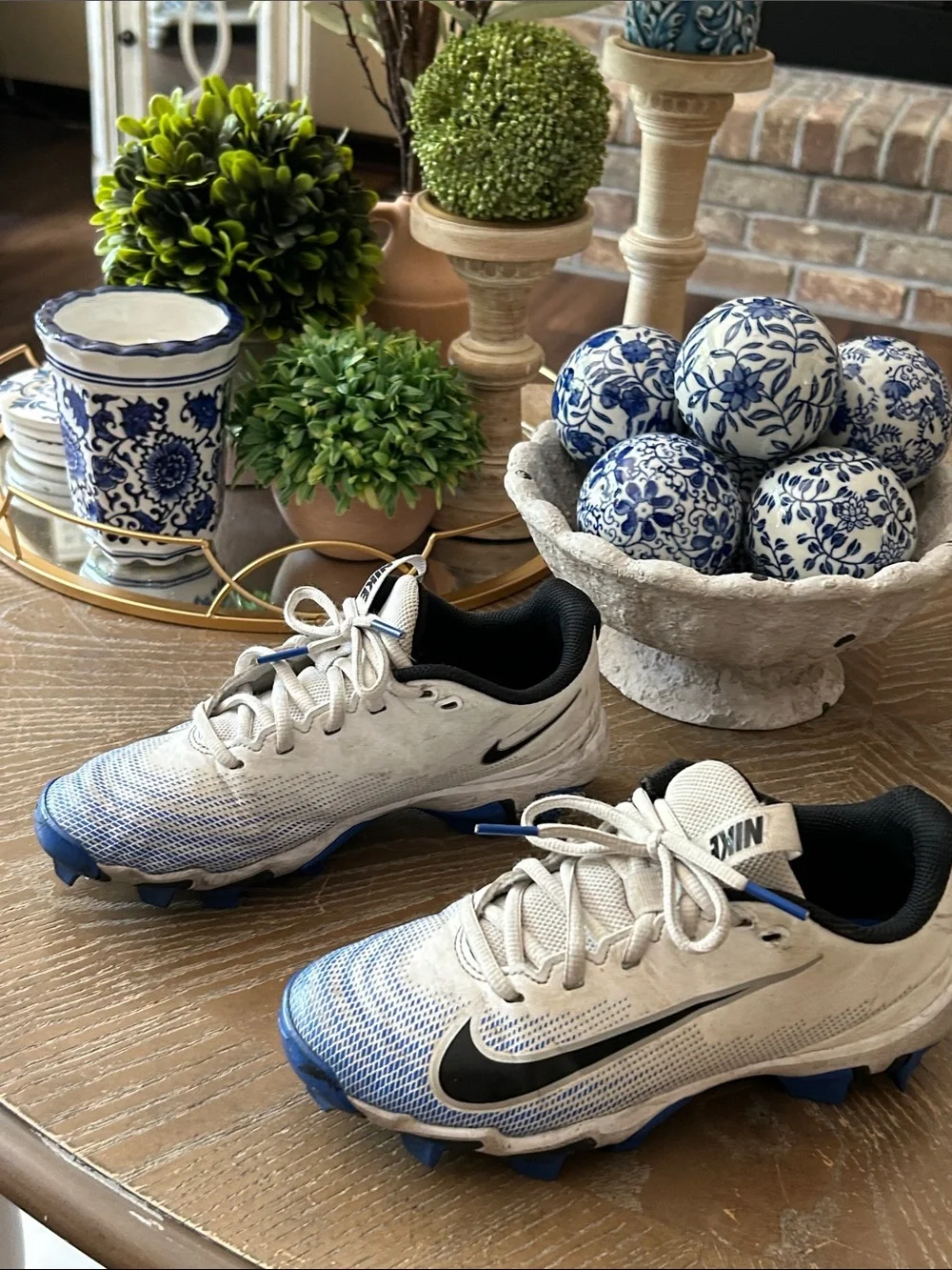 Boys Nike White Black and Blue Cleats Size 4